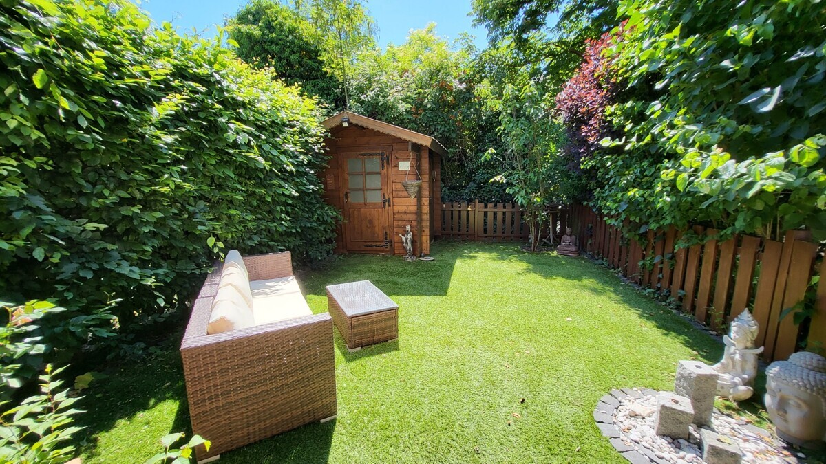 Provisionsfrei + Energie-Klasse B ! Reihen-Eck-Haus im Haus mit Garten