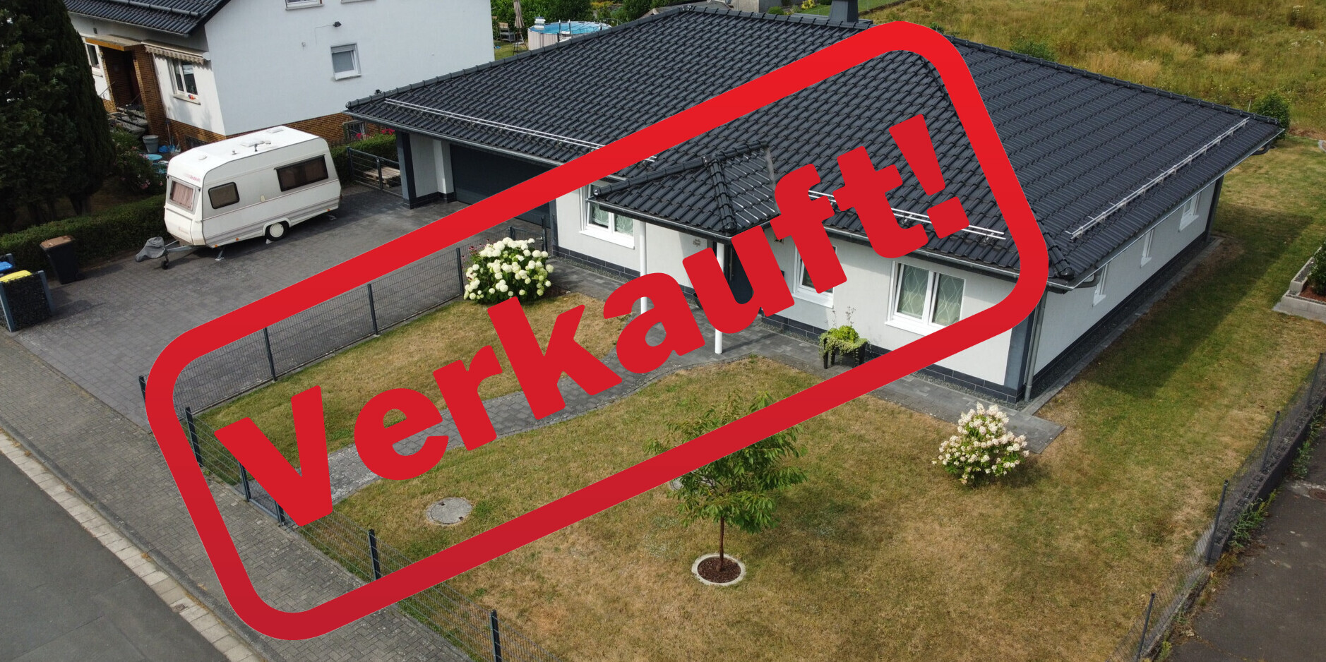 Verkauft !! Barrierefreies Wohnen auf einer Ebene – Modernes Einfamilienhaus mit Doppelgarage