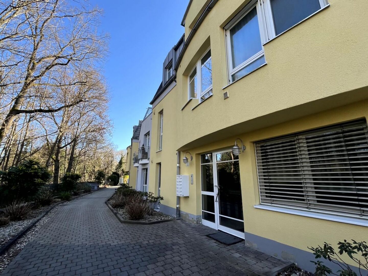 Befristet für 1 Jahr / Ideal als Übergangslösung - Modernes Wohnen, 2-Zi.-Wohnung in Fürth-Dambach