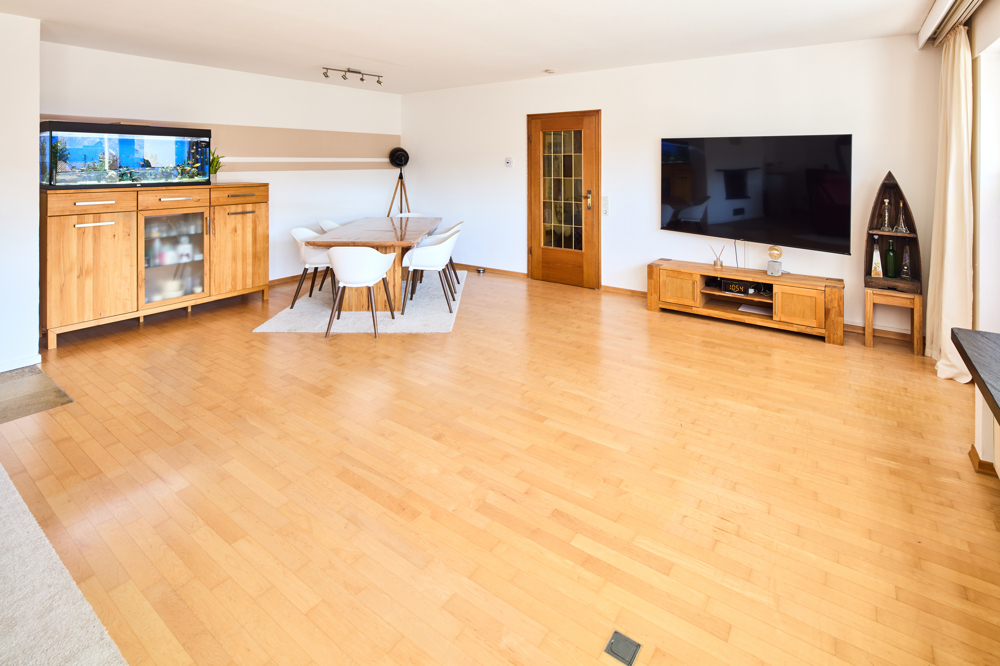 226 m². 11 Zimmer. 
Mehrgenerationen willkommen!