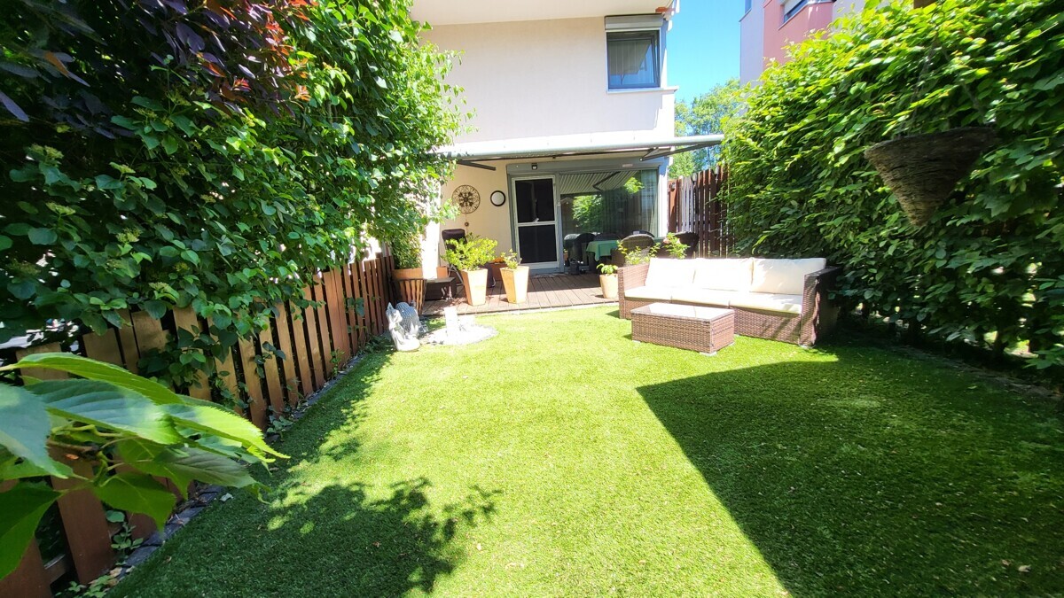 PROVISIONSFREI + Energieklasse B ! Eck-Haus im Haus mit Garten!  Super Lage