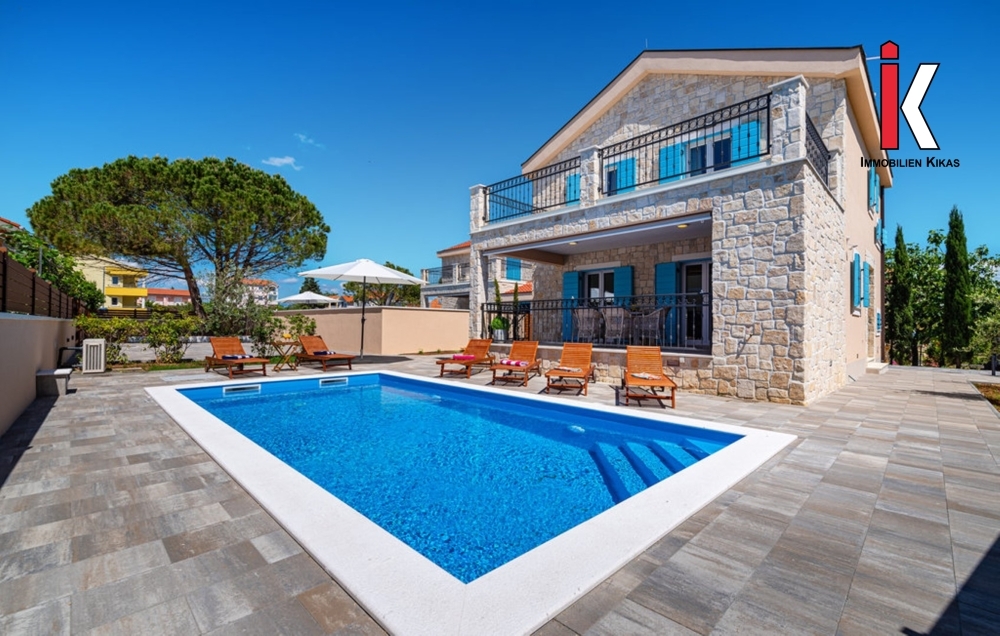 Möbliertes Steinhaus mit Pool!
Freistehendes Haus in Privlaka-Zadar