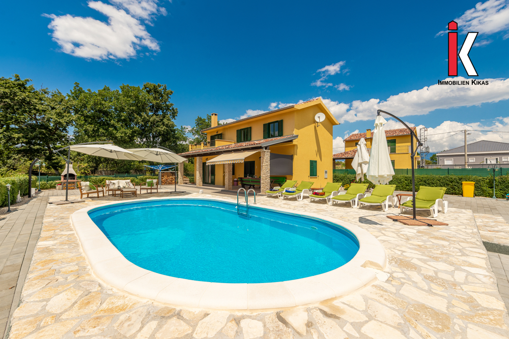Naturverbundenes Haus mit Pool!
Ferienhaus in Radovin-Razanac