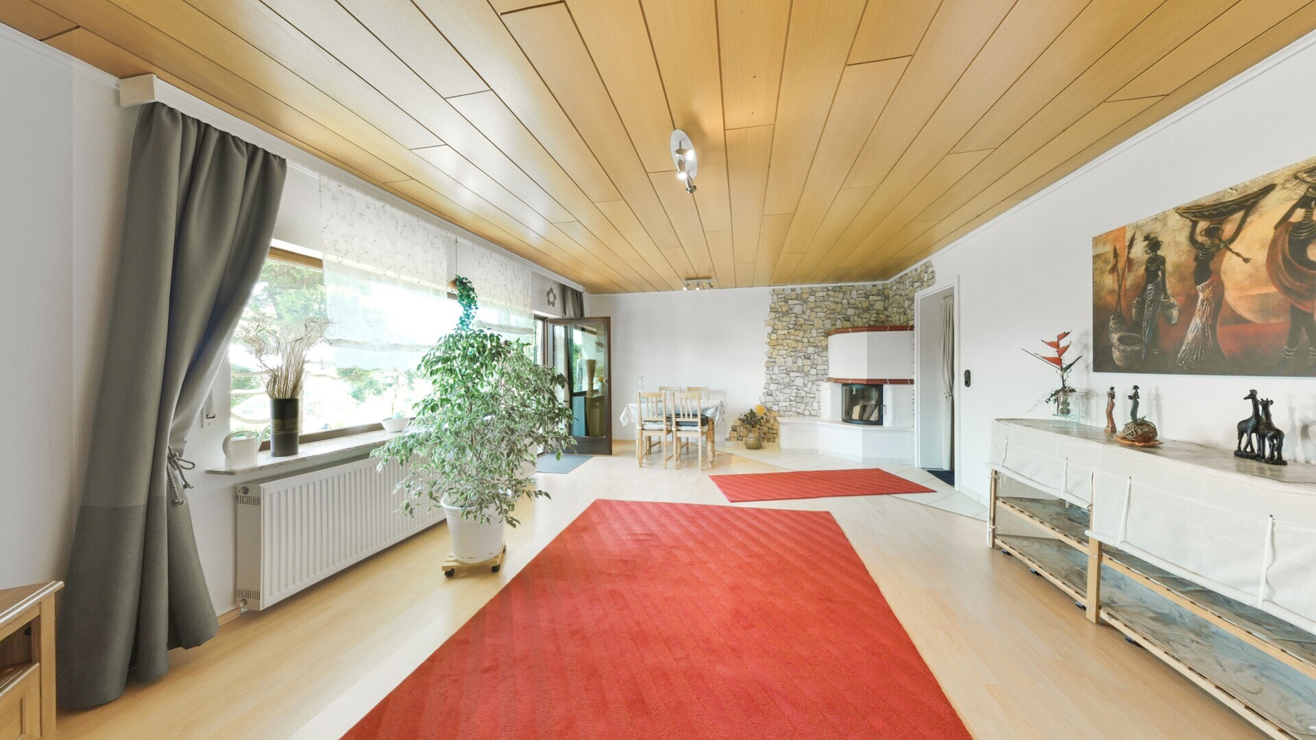 Wunderschöne 3-Zimmer-Wohnung mit Terrasse, Stellplatz & Kamin