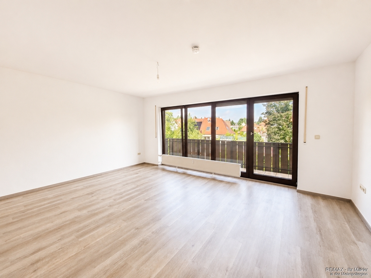 Helle 3-Zimmer-Wohnung mit Balkon und Garage in gepflegten 3-Familienhaus