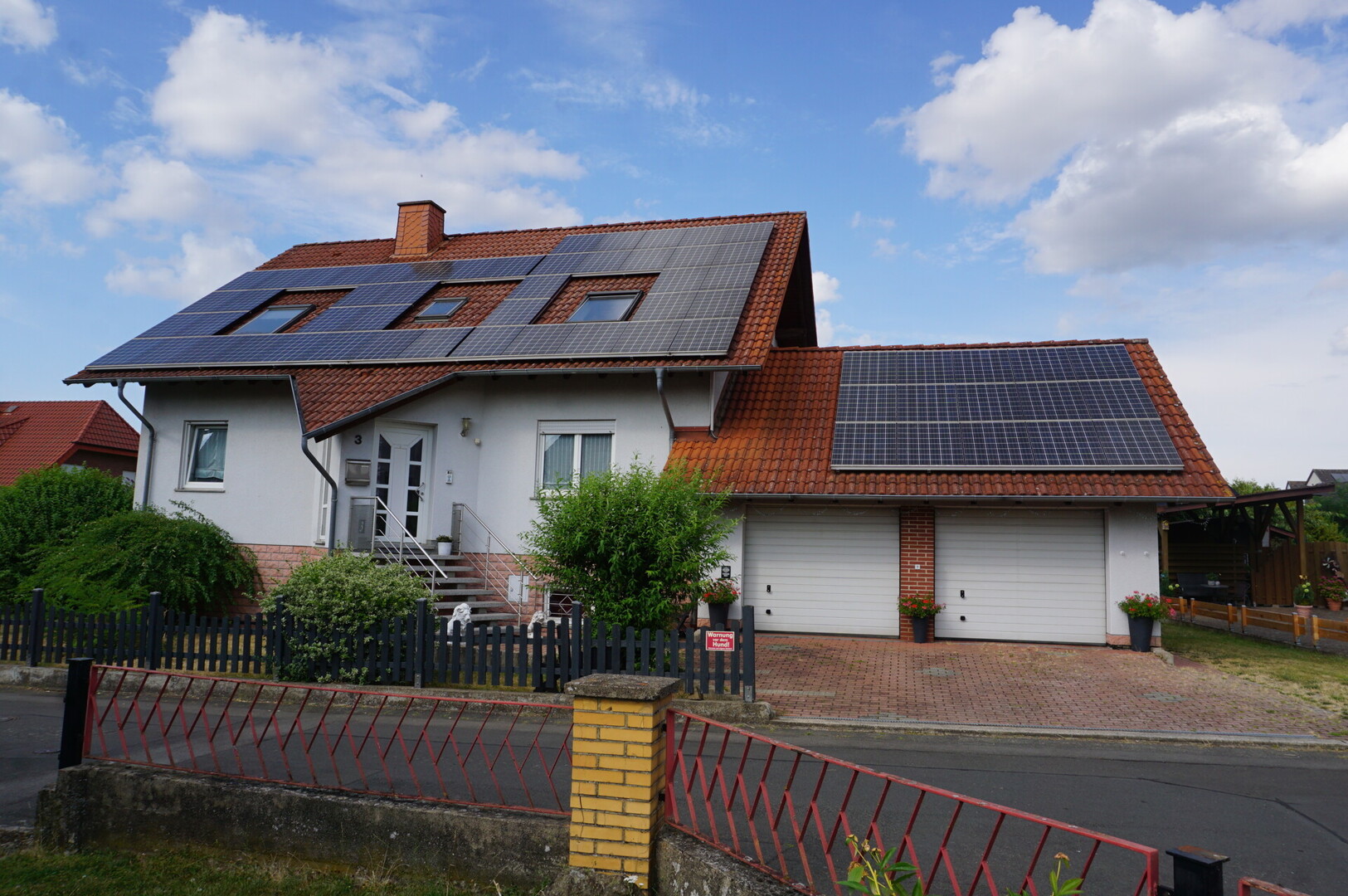Attraktives Haus mit viel Platz für eine Familie. Keine Käuferprovision!