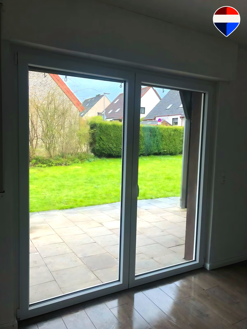 Frisch renovierte 3-Zimmer-ETW im EG mit großer Wohnküche, Terrasse und Garage