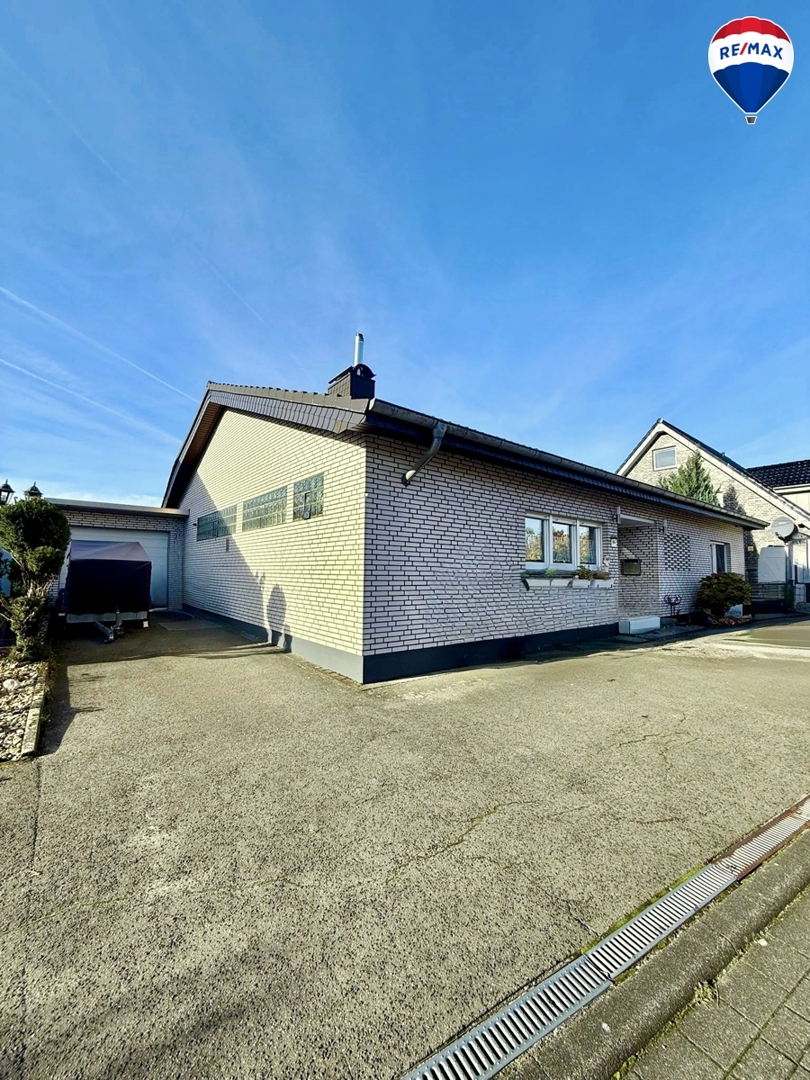 OPEN HOUSE demnächst – Freistehender Bungalow zum Kauf mit Wintergarten, großem Garten & PV-Anlage