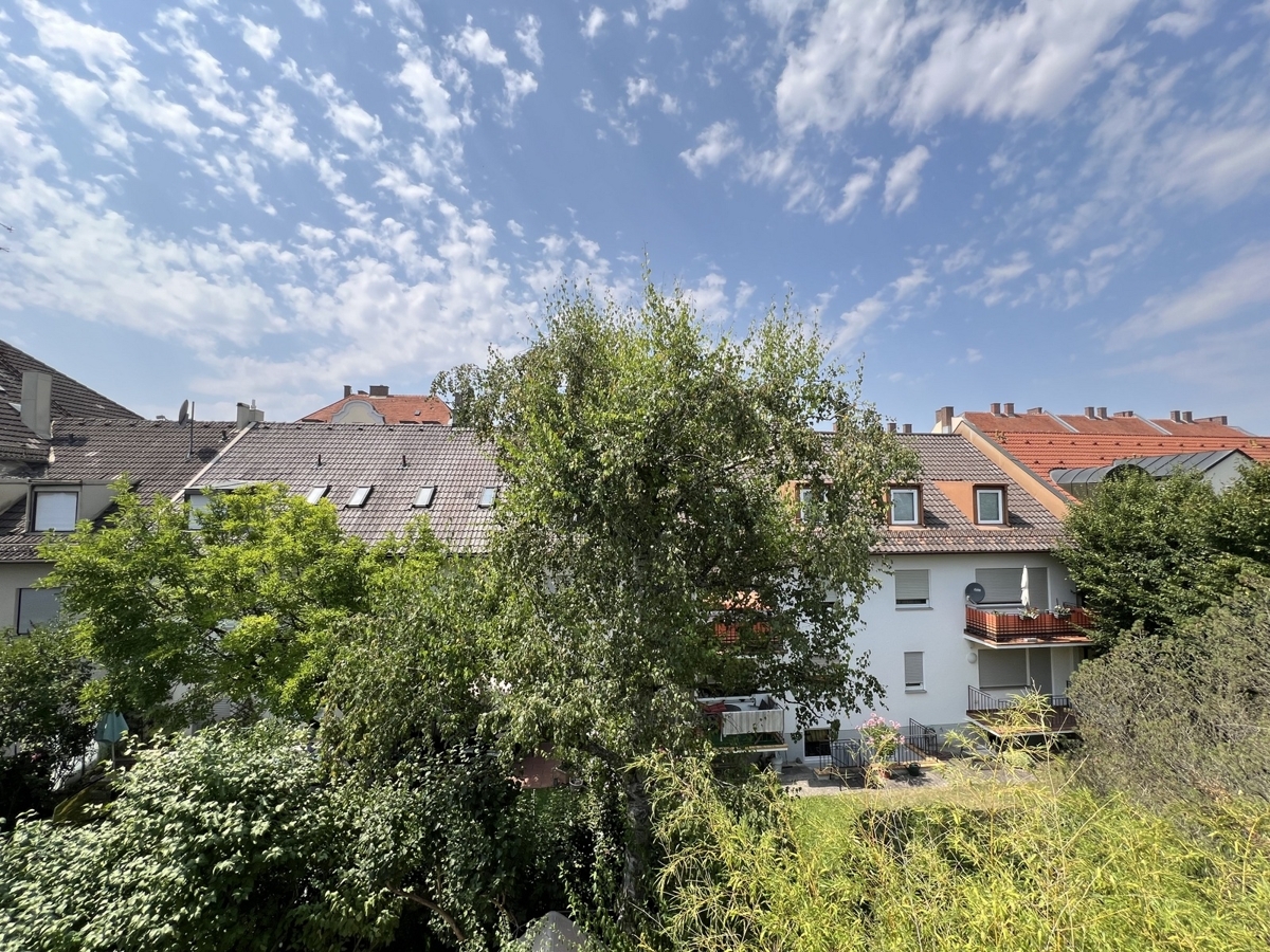 Familienfreundliche DG-Wohnung in Laim