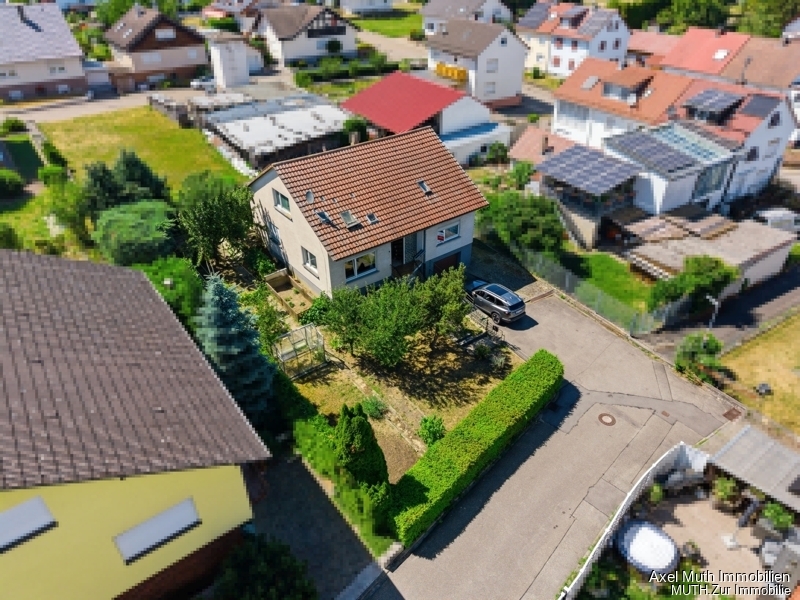 Anpacken lohnt sich: Großes Familienhaus mit viel Potenzial sucht kräftige Hände
