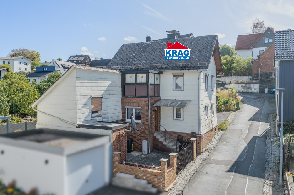 ++ KRAG Immobilien ++ Kleines Familienhaus mit Sanierungsspielraum ++