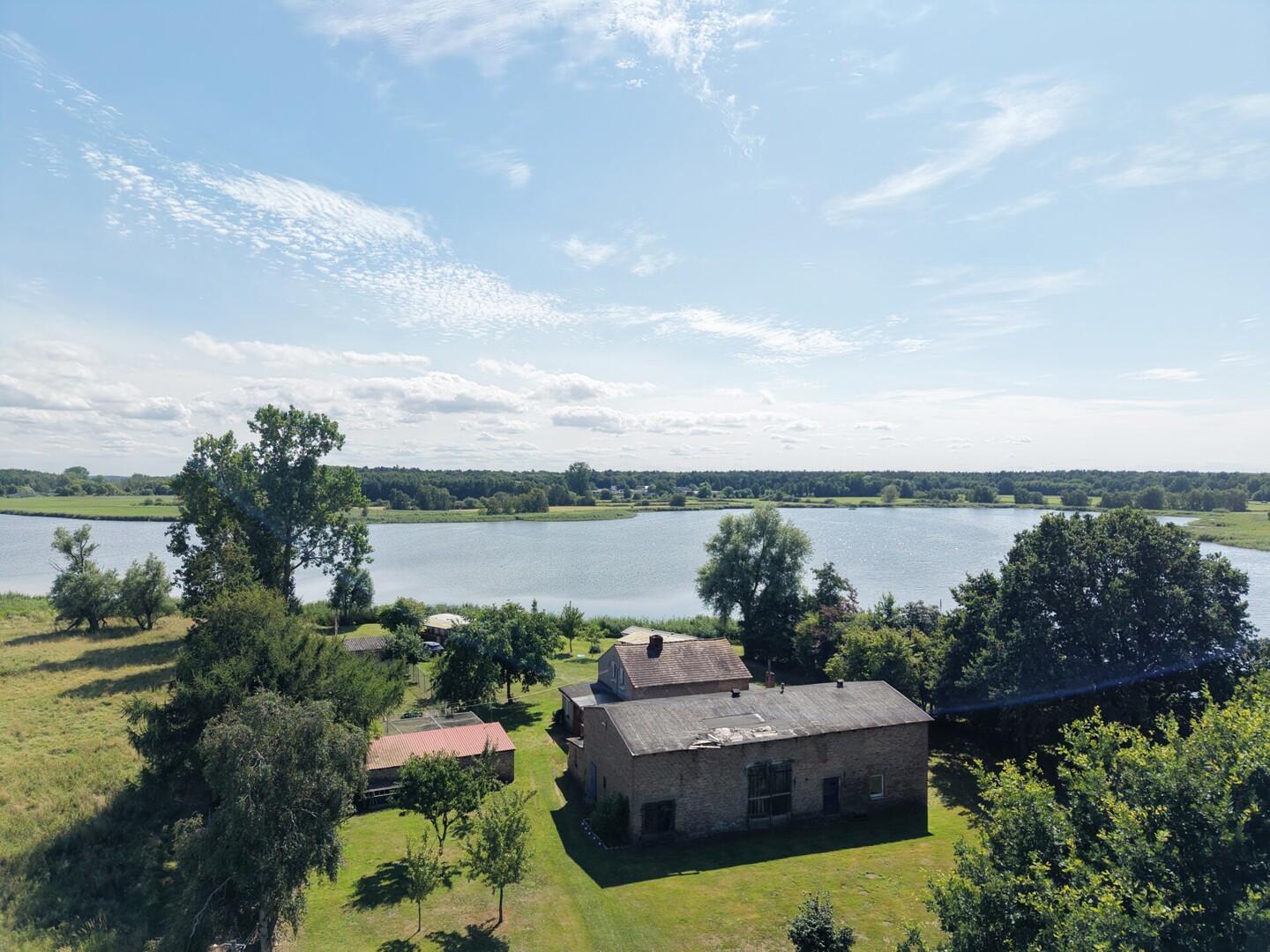 Ein seltener Ort am Wasser – historische Hofstelle auf rund 3,7 ha Natur und Privatsphäre in Barth