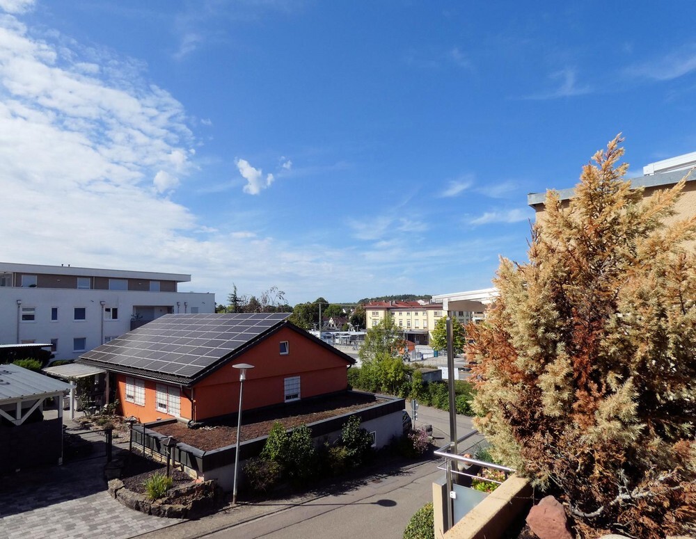 Teilmodernisierte 3-Zimmer-Wohnung in zentraler Lage mit großem Südbalkon in Bad Rappenau