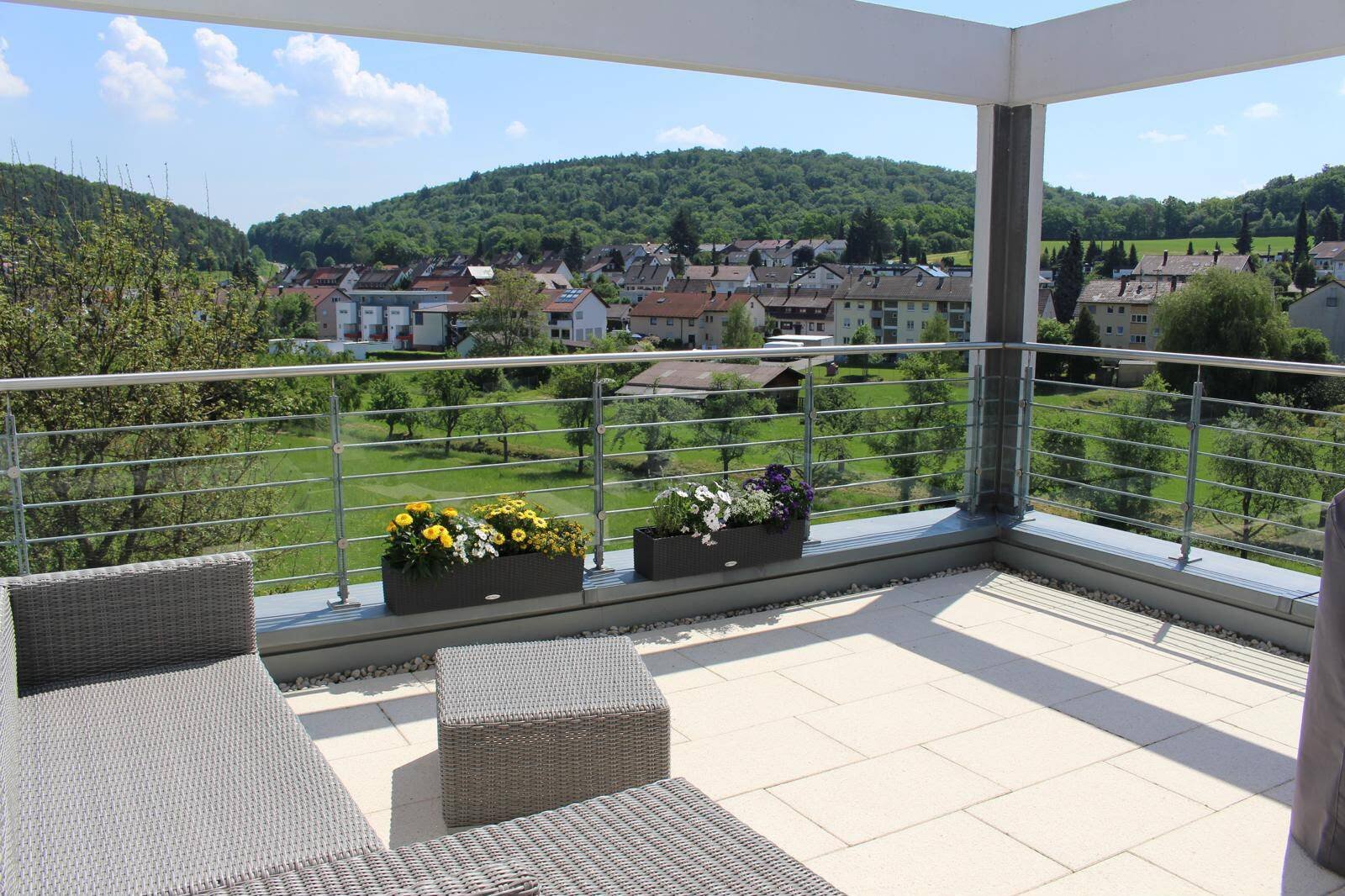 Aidlingen: Großzügige 4,5 ZW mit Dachterrasse
