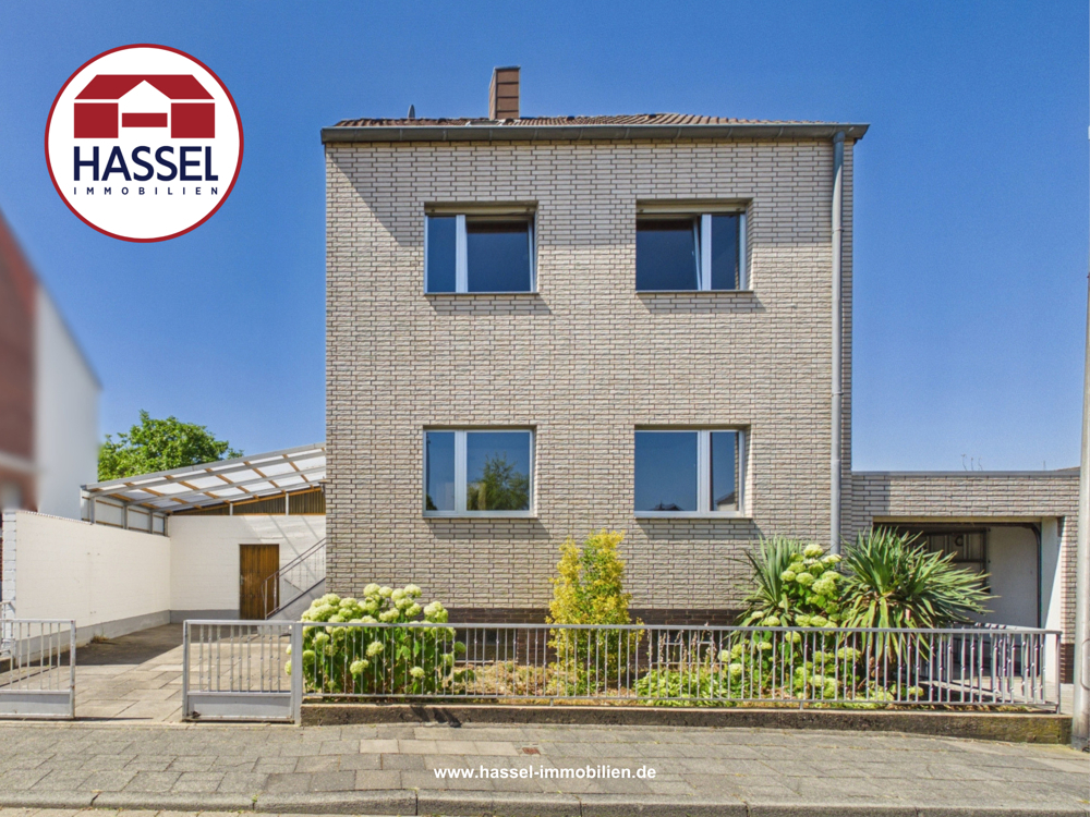 Ein kleines Haus mit viel Potenzial. Garten, Garage und Carport inklusive