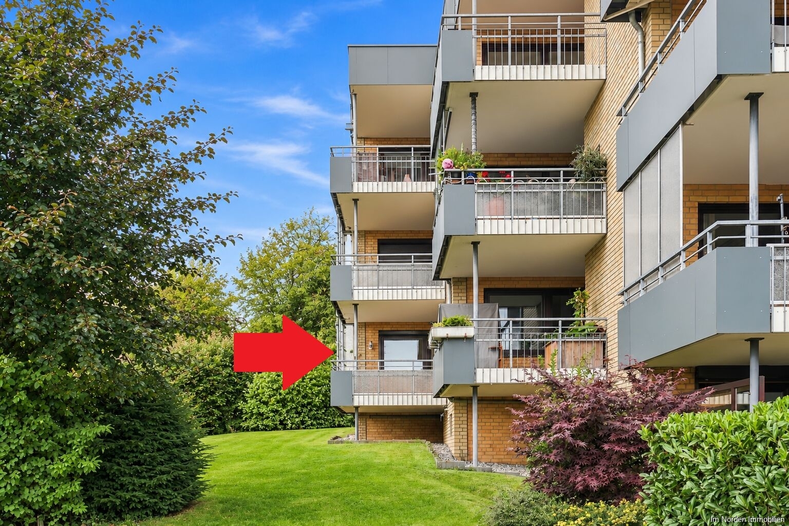 Gepflegte Eigentumswohnung mit Loggia und Seeblick in Bad Malente