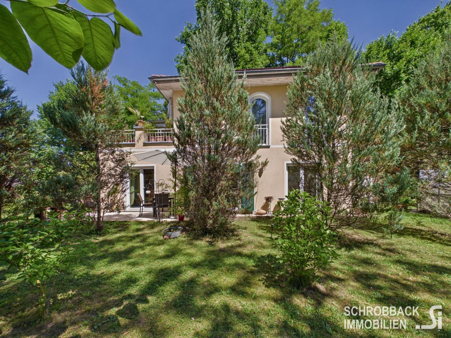 Nur 40 m zum Dämeritzsee - Wohnhaus und Pavillonhaus auf 1.364 m²