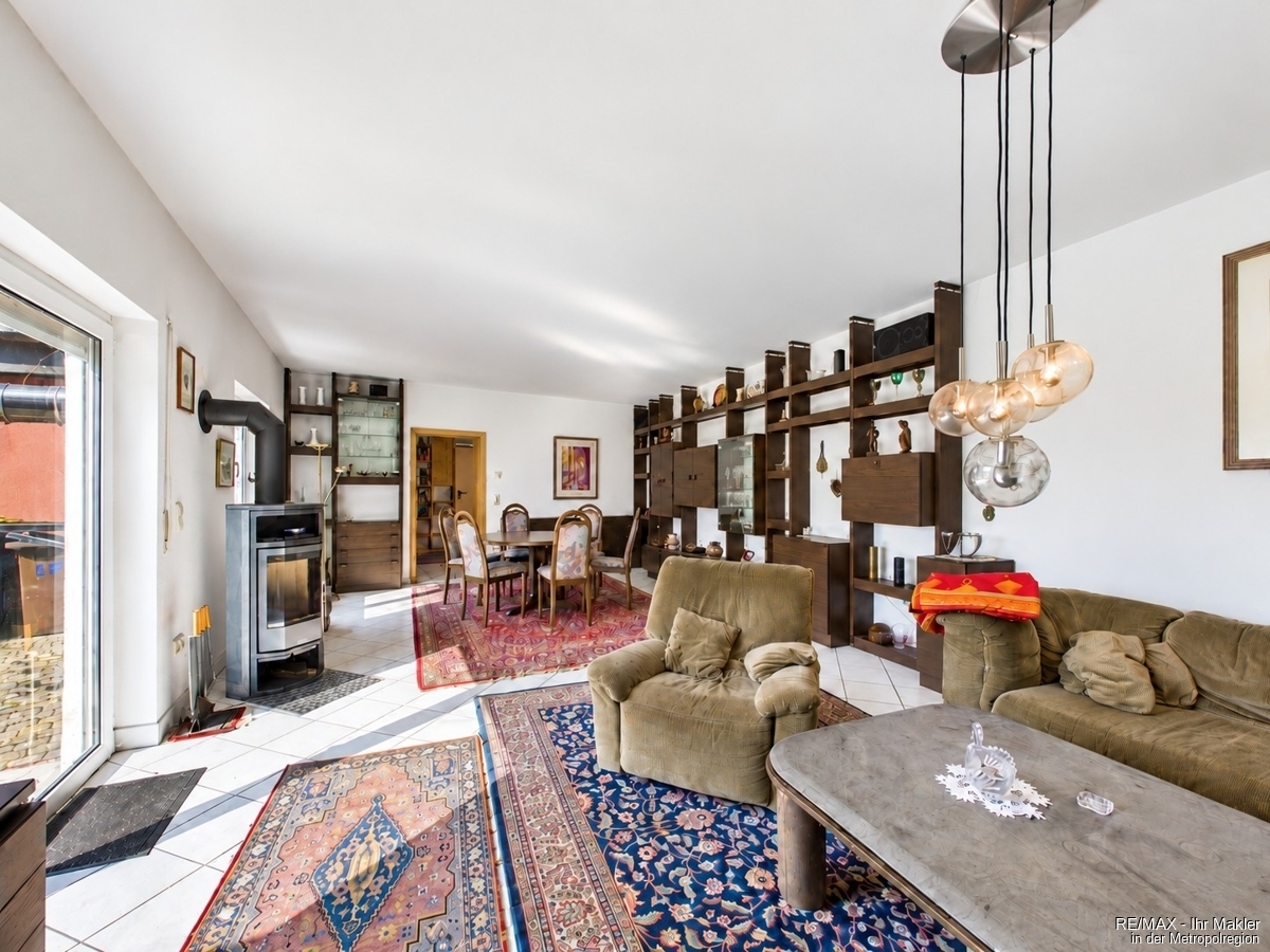 Viel Platz für Ihre Ideen – Charmantes Wohnhaus mit 10 Zimmern, Werkstatt, Garage und Garten