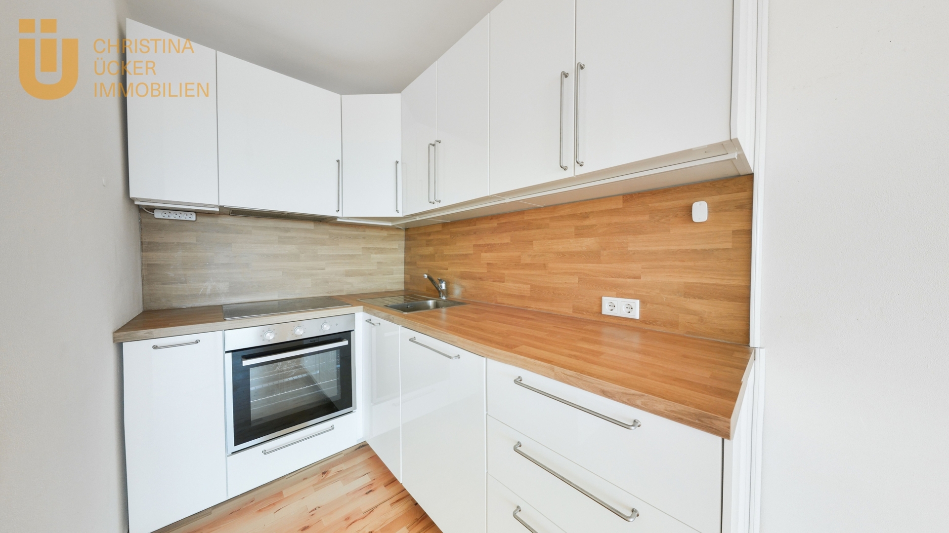 Erstbezug nach Sanierung: Moderne 2-Zimmer-Maisonette mit Weitblick & Loggia in Nieder-Roden