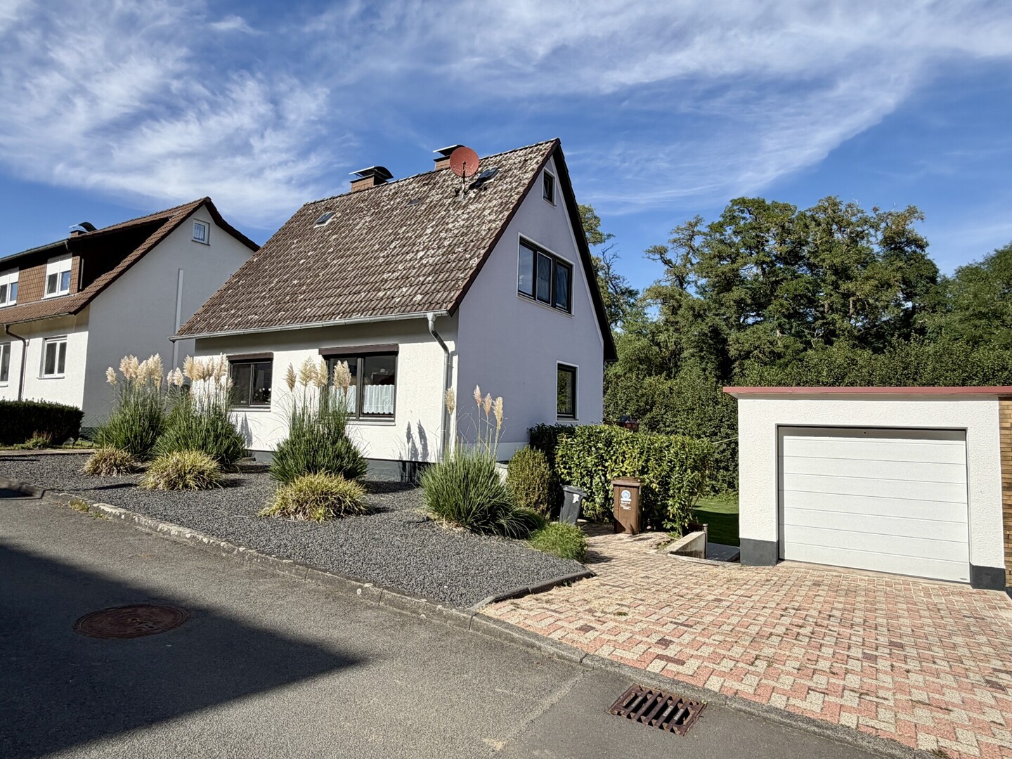 Kompaktes und gepflegtes Familiendomizil in Hoof!
KEINE KÄUFERPROVISION