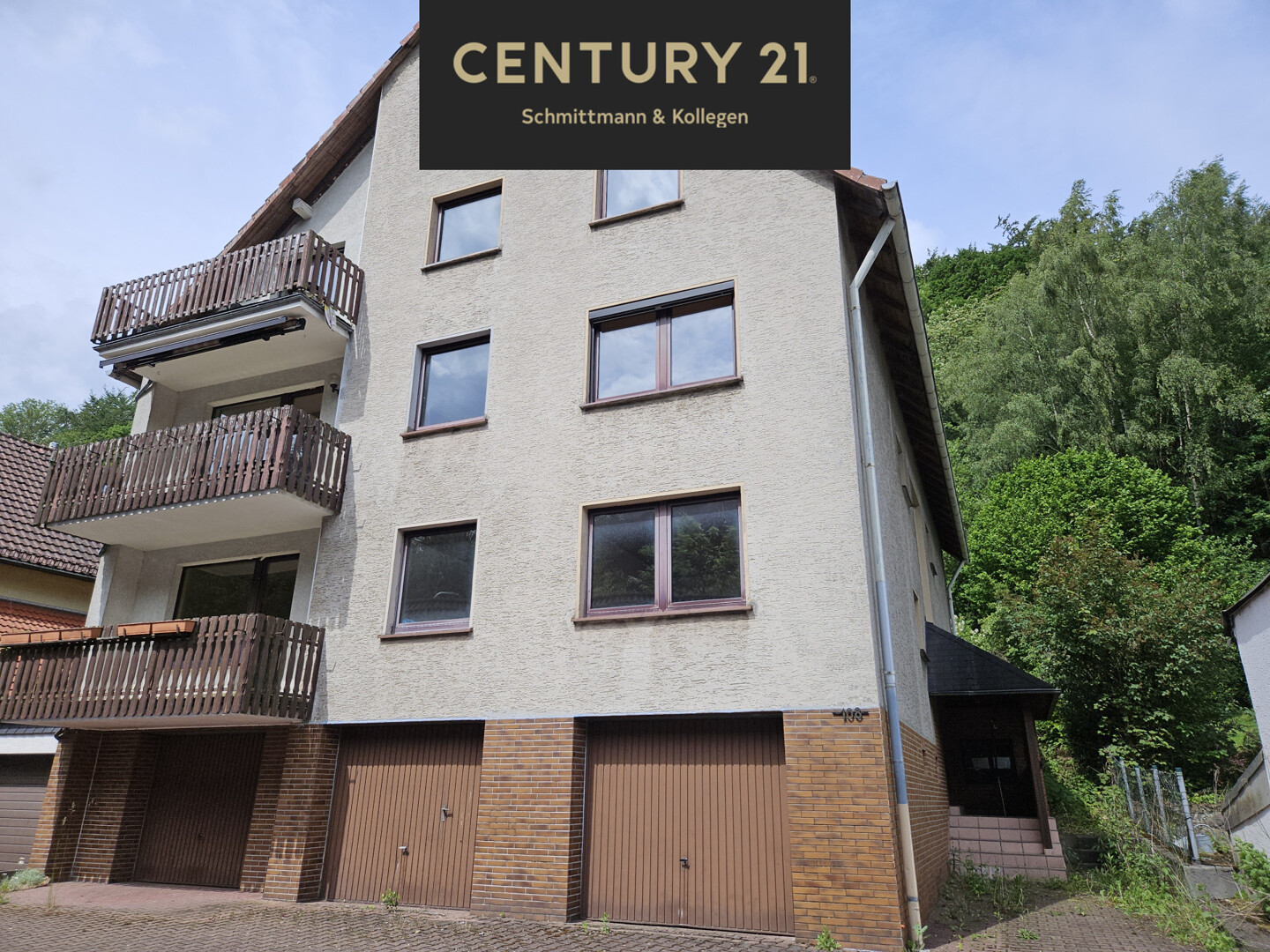 Attraktive Kapitalanlage mit Potenzial: Mehrfamilienhaus mit 6 Eigentumswohnungen & Garagen in Hemer