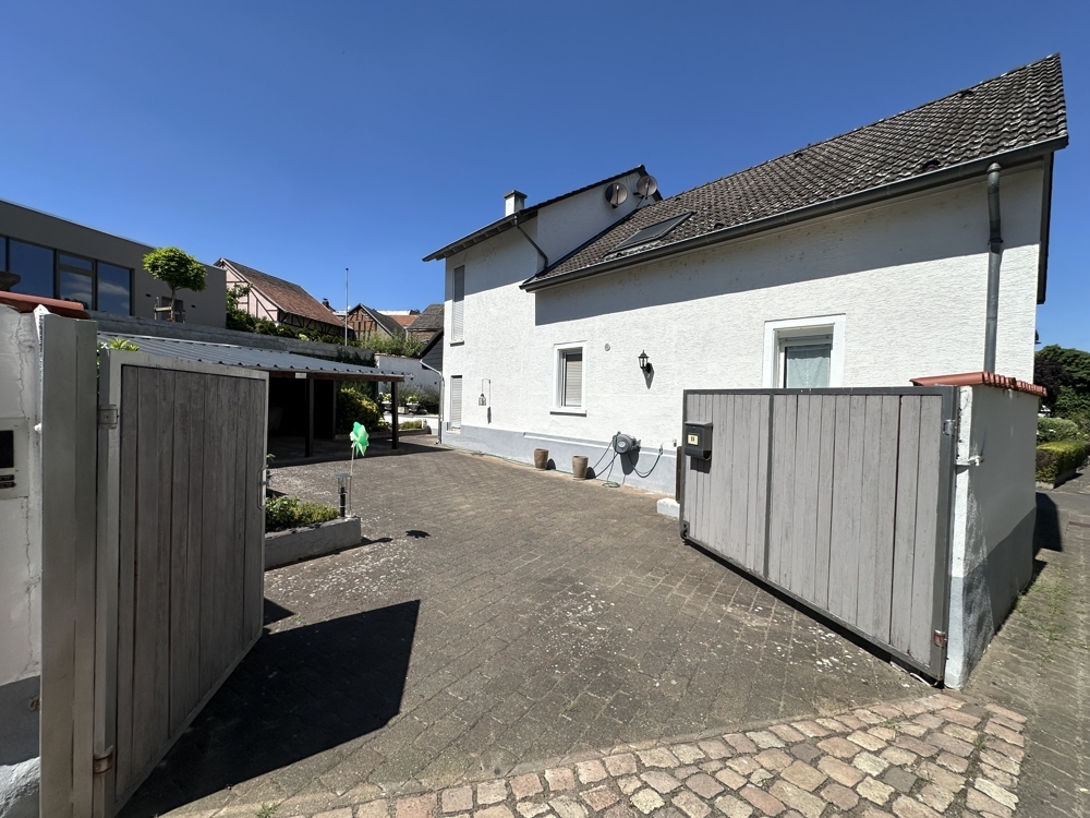 2 Familienhaus -Idyllisch mit Privatspähre im Ortskern von  55450 Langenlonsheim