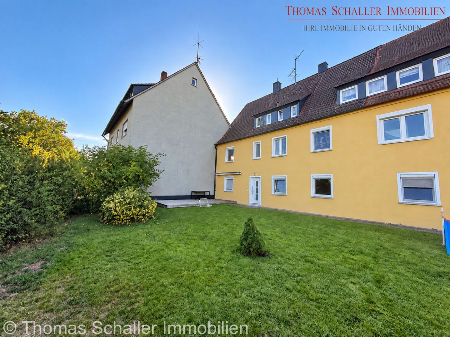 Helle 2-Zimmer-Gartengeschosswohnung mit großzügiger Terrasse und Gartennutzung