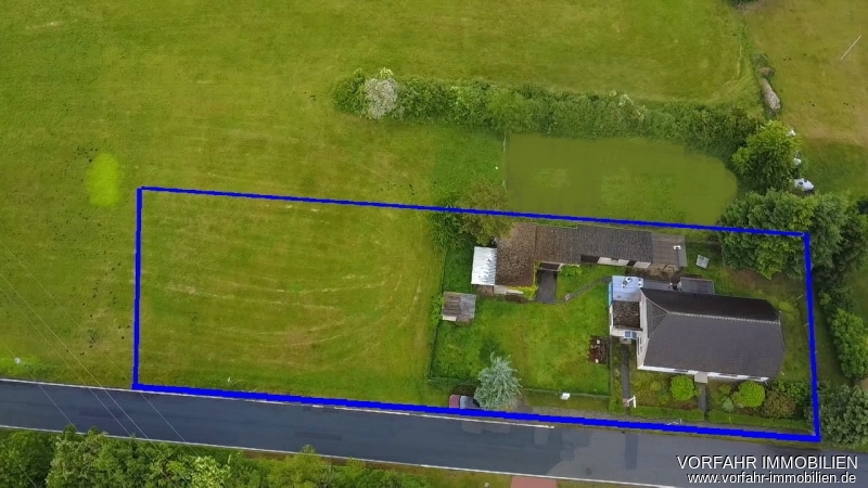 Einfamilienhaus mit großem Grundstück