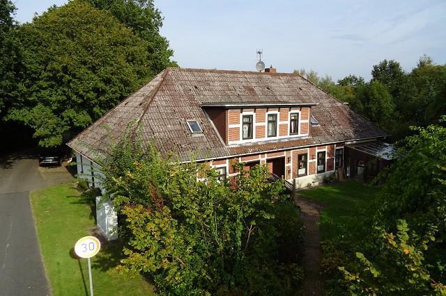 Großes Zweifamilienhaus mit über 7.500 m² Grundstück - Nähe Bahnhof Stubben