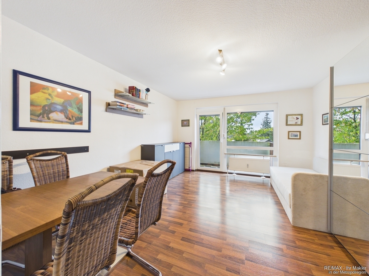 Bezugsfrei – modernisiertes Apartment mit Balkon, Einbauküche und Stellplatz
