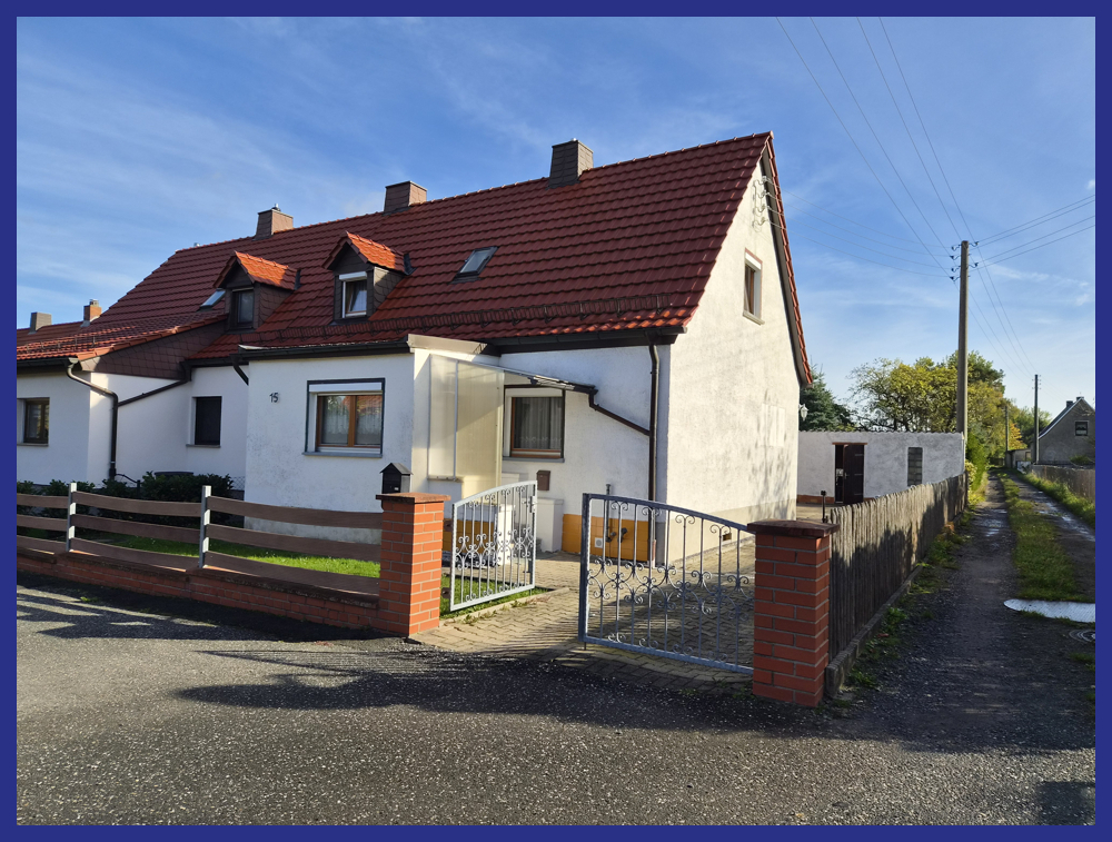 DHH mit schönenm Grundstück teilsaniert