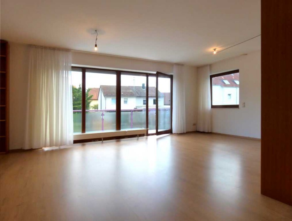 Ansprechend schöne helle und großzügige 3,5 Zimmerwohnung, nähe Salinenpark!