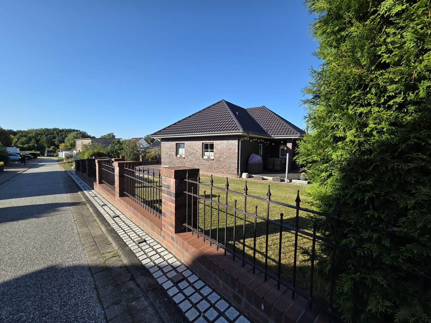Gepflegtes Einfamilienhaus in attraktiver Lage zwischen Stadt und Meer