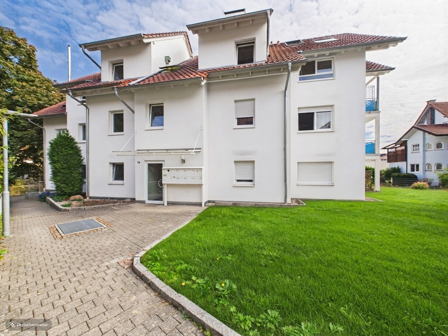 Zwischen Innenstadt und Kurpark – 4-Zimmer-Maisonette im Grünen mit drei Balkonen